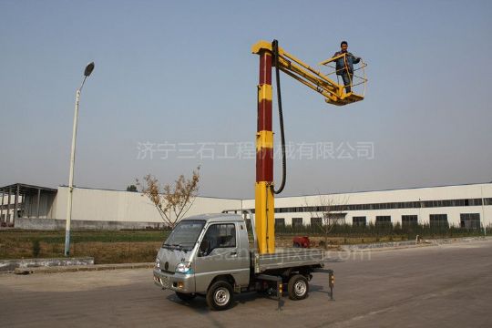 点击查看详细信息<br>标题：小型高空作业车 阅读次数：2667
