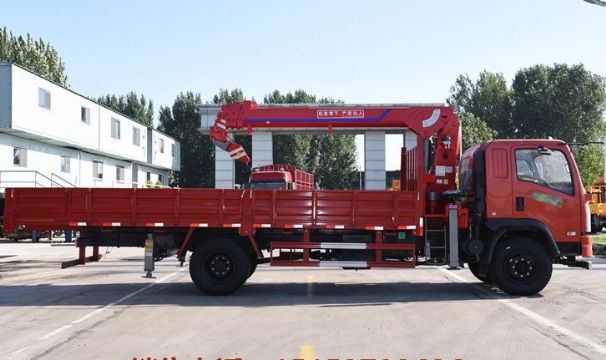 点击查看详细信息<br>标题：6.3吨东风160马力随车吊 阅读次数：1523