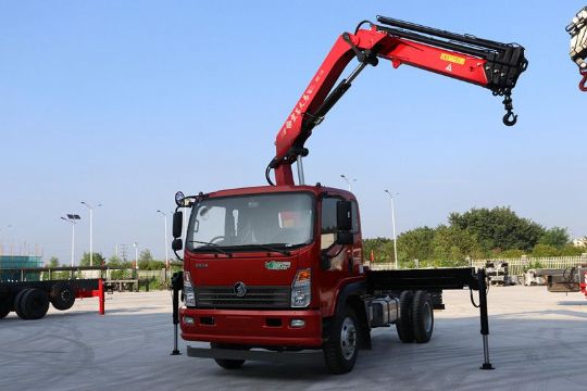 点击查看详细信息<br>标题：6.3吨折臂吊 阅读次数：2619
